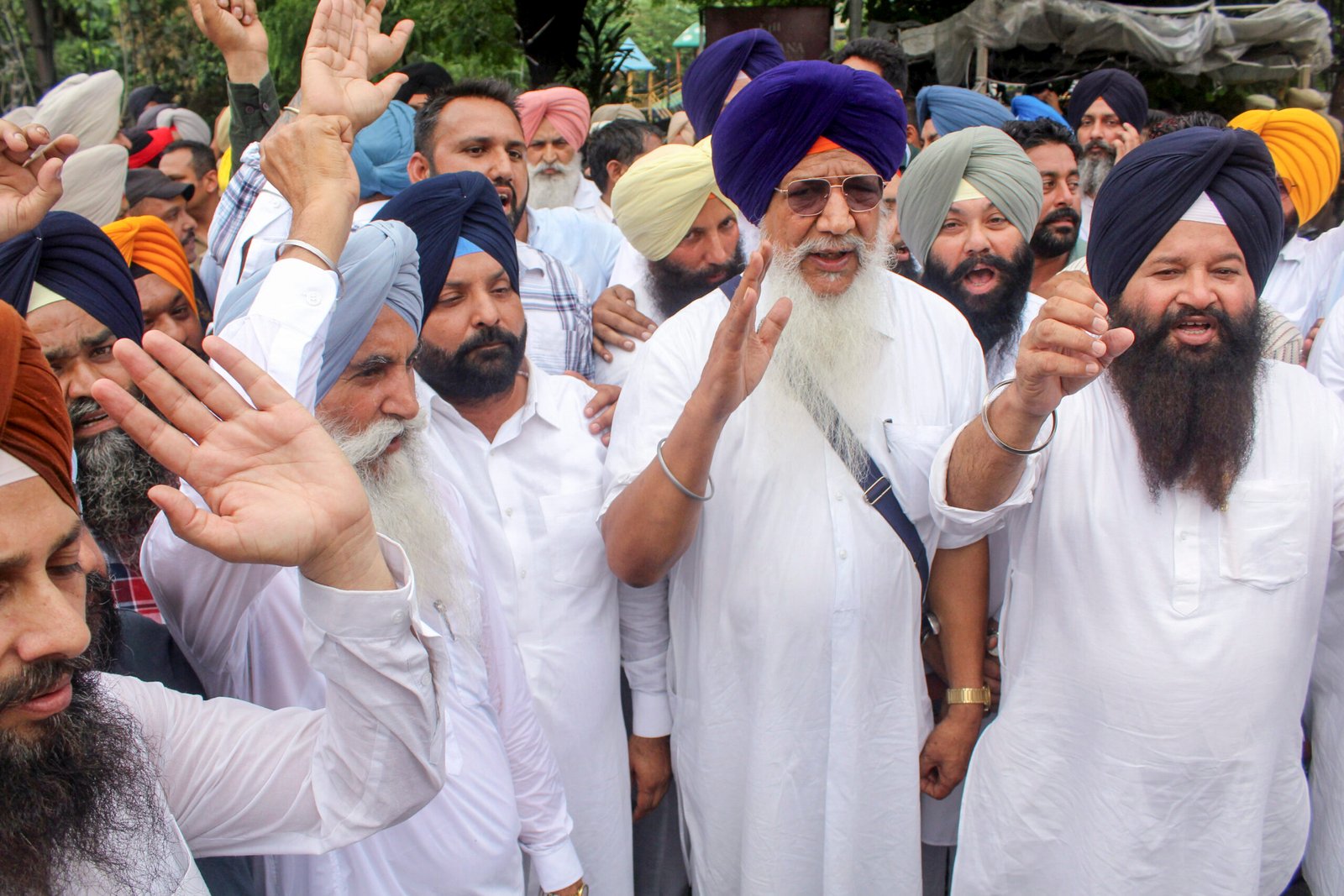 बिक्रम मजीथिया अरेस्ट