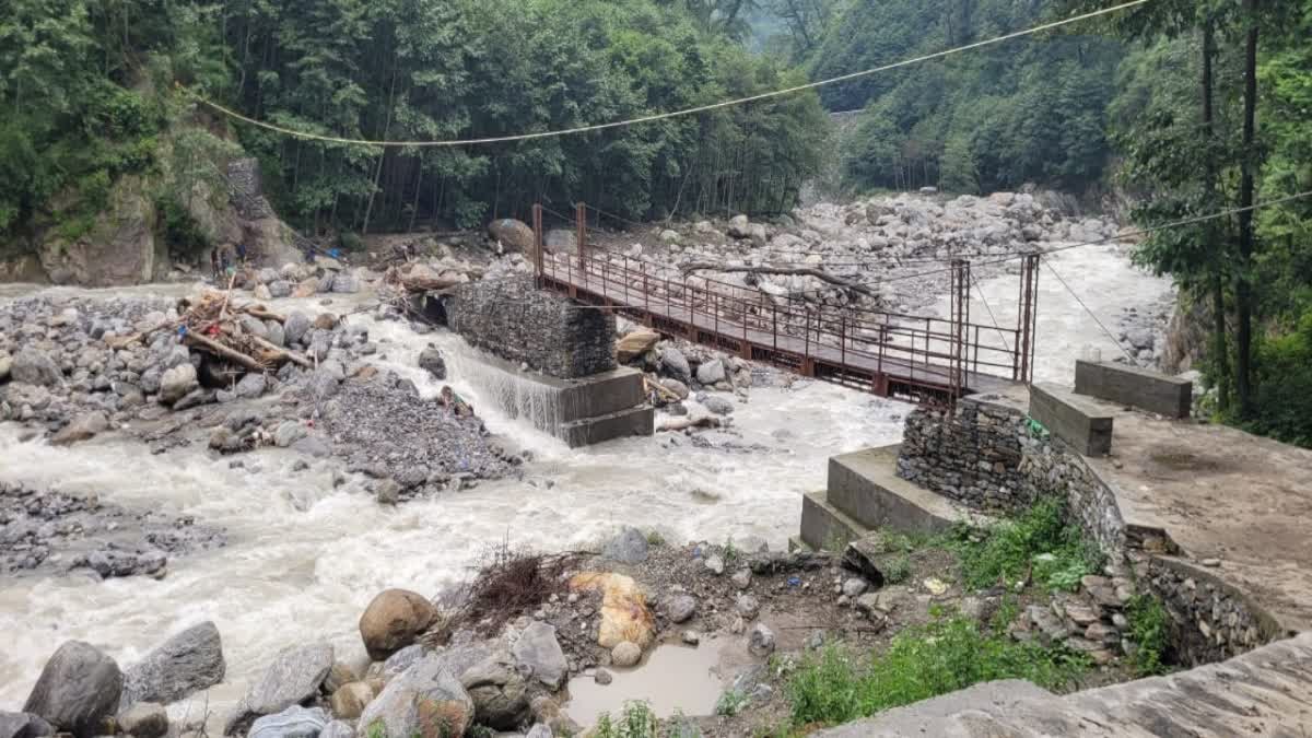वैकल्पिक मार्ग केदारनाथ तीर्थयात्रियों के लिए तैयार, राजमार्ग लगातार सोनप्रैग-गौरिकुंड में बाधित हो रहा है