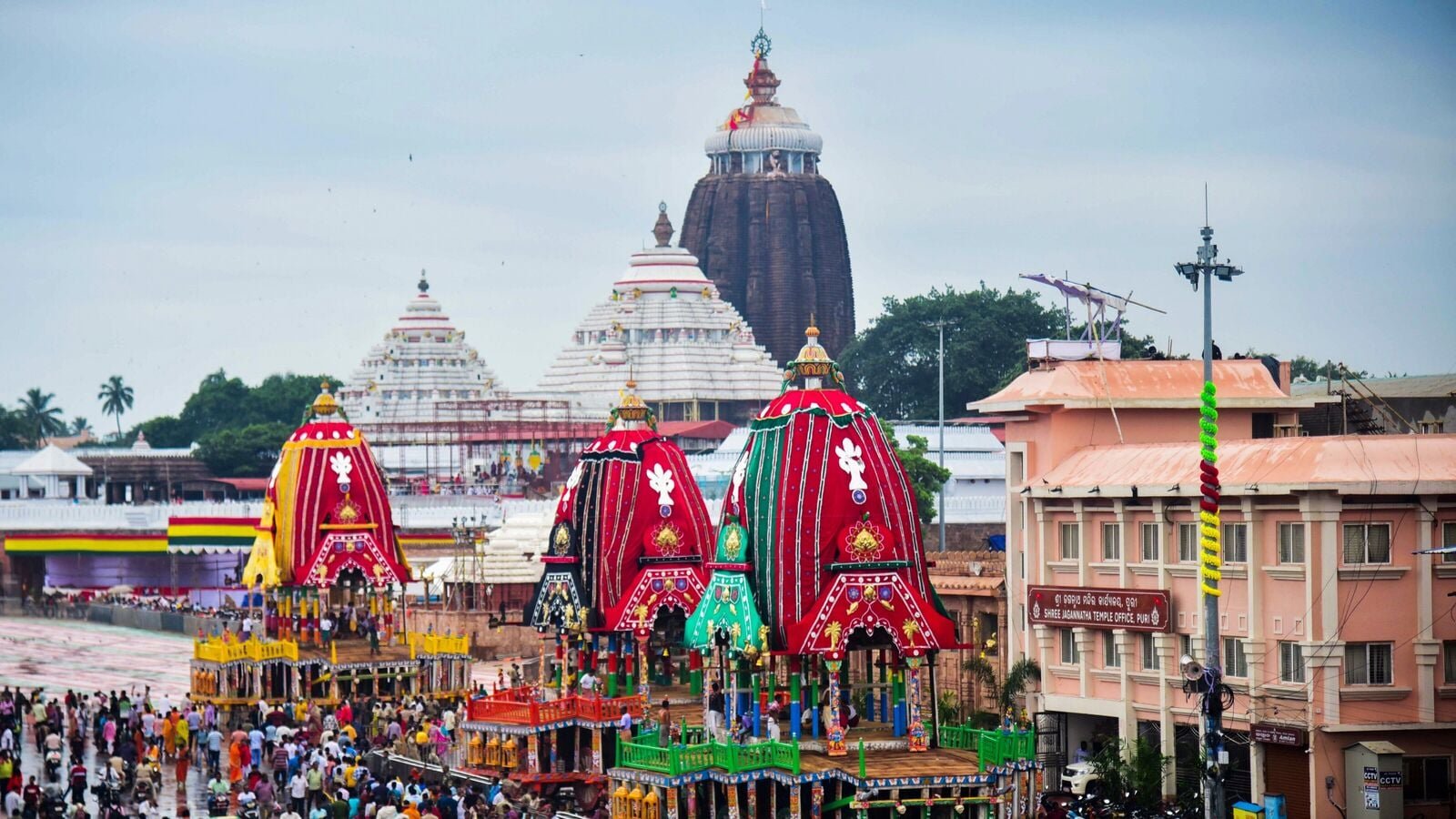 हैप्पी रथ यात्रा 2025: इच्छा, चित्र, व्हाट्सएप संदेश साझा करने के लिए पुरी के रूप में साझा करते हैं