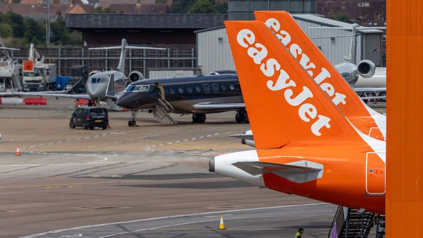 Photo for representation: A passenger onboard the EasyJet flight said that the man had come out of the toilet shouting 'Allahu Akbar' with his hands above his head and was being aggressive as well.