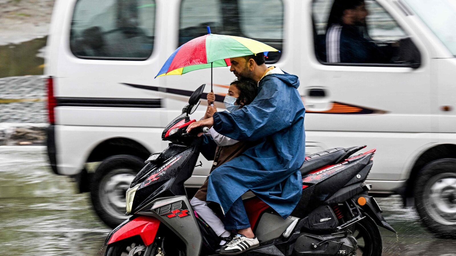 IMD Weather Updates: The Indian Meteorological Department (IMD) has issued orange alert for heavy rainfall in several districts in Jammu and Kashmir, Kerala, Karnataka, Bihar, among other states.