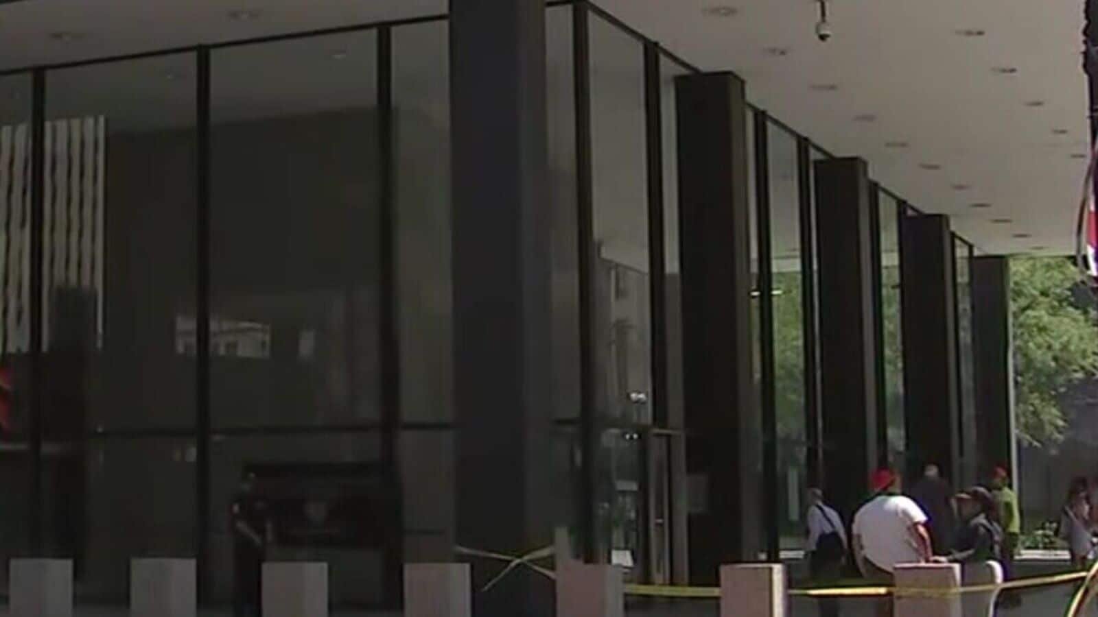 Chicago’s Dirksen Courthouse on lockdown after reports of a knife threat.