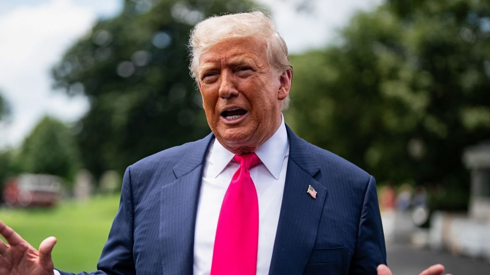 US President Donald Trump speaks to members of the media on the South Lawn of the White House before boarding Marine One in Washington, DC, US, on Tuesday, July 15, 2025. Photographer: Al Drago/Bloomberg