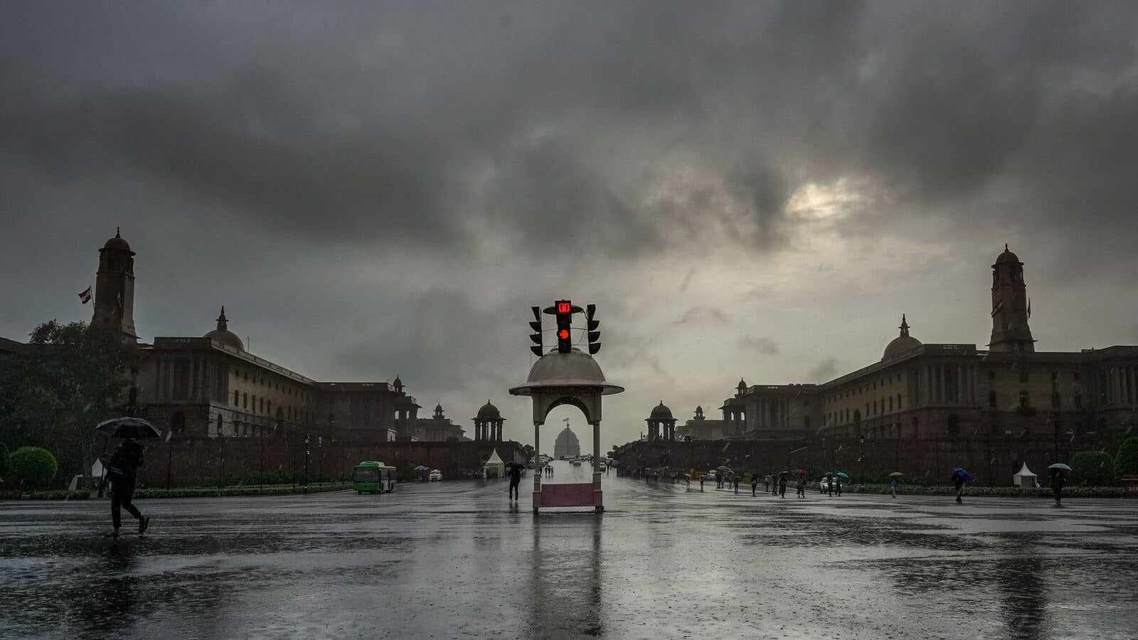 Delhi-NCR weather: The IMD forecasted light to moderate rainfall with thunderstorms across several region of national capital, including Gurugram.