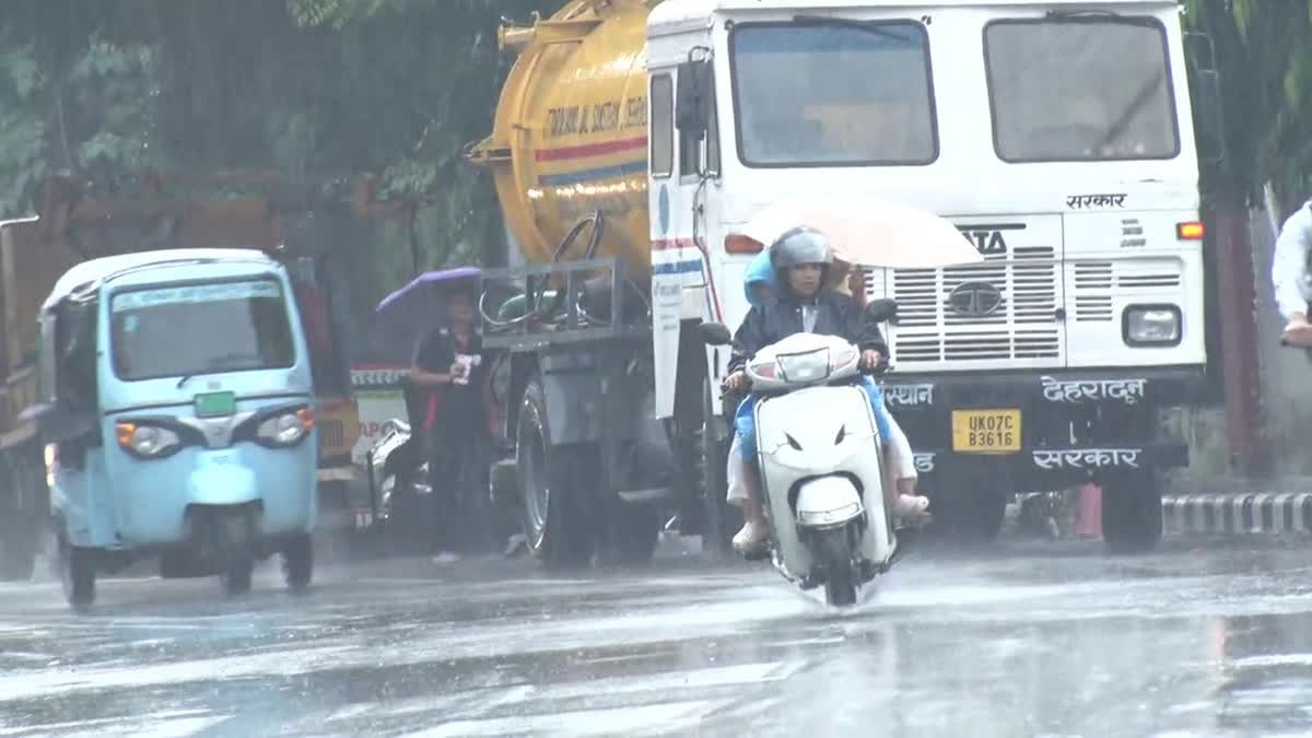 पहाड़ों पर बारिश हुई मैदानों में राहत, देहरादुन में भारी बारिश हुई