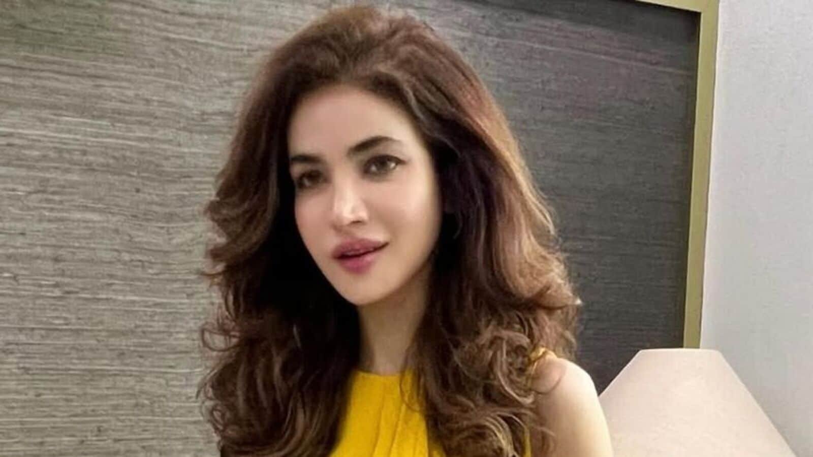 Pakistani actress Humaira Asghar was found dead at Karachi apartment.