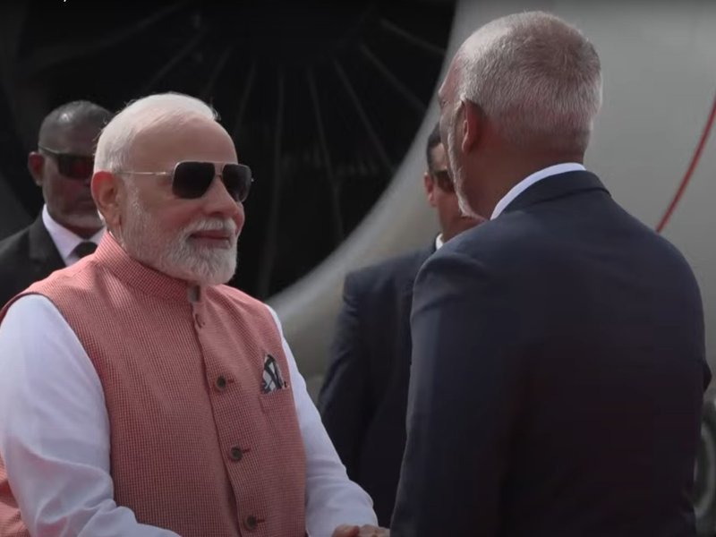 प्रधानमंत्री मोदी मालदीव पहुंचे, मुख्य अतिथि स्वतंत्रता दिवस समारोह में होंगे; राष्ट्रपति मुजजू ने स्वागत किया