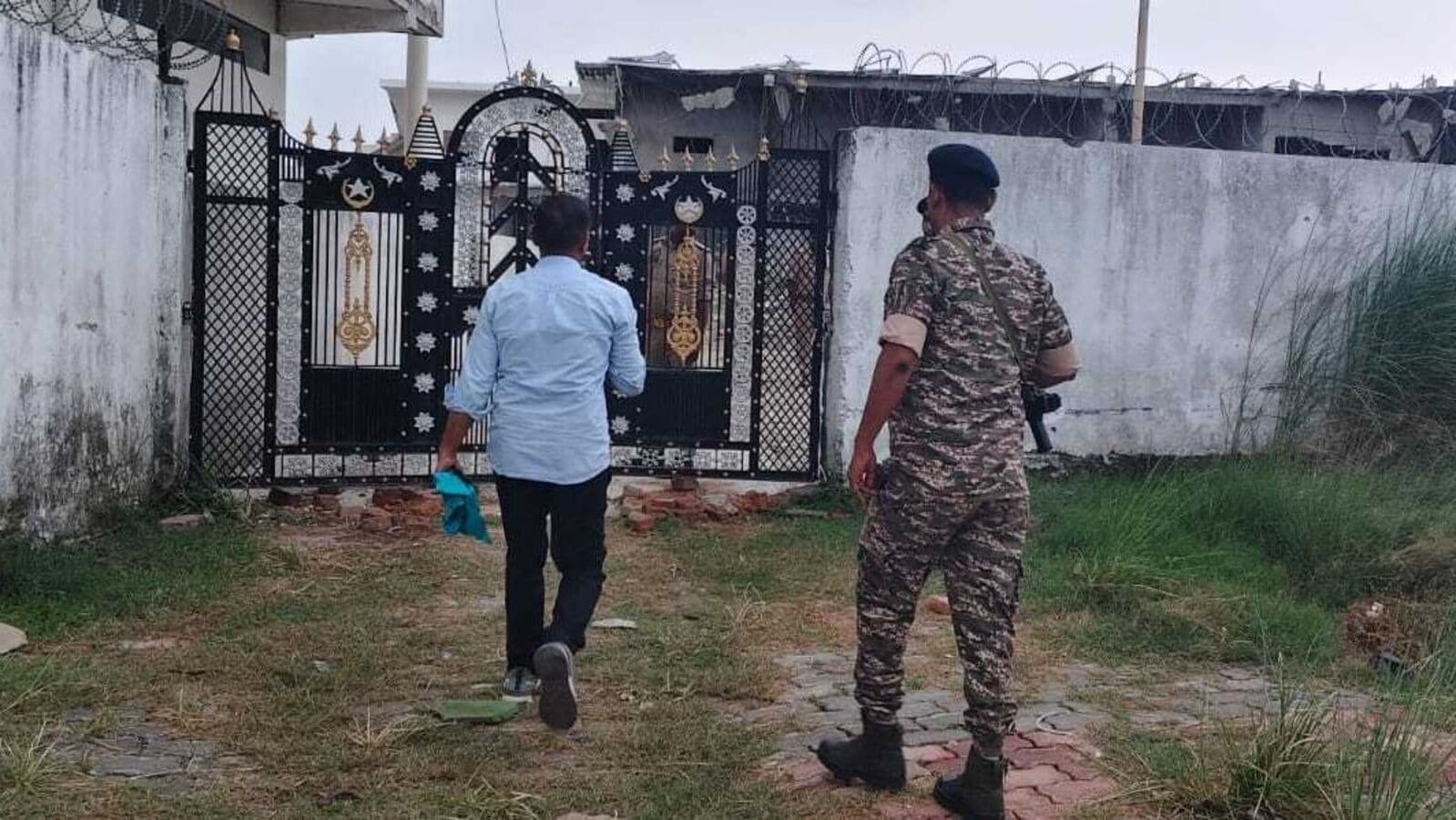 The Enforcement Directorate has initiated searches in the Chhangur Baba religious conversion case, conducting raids at 14 locations, primarily in Uttar Pradesh.