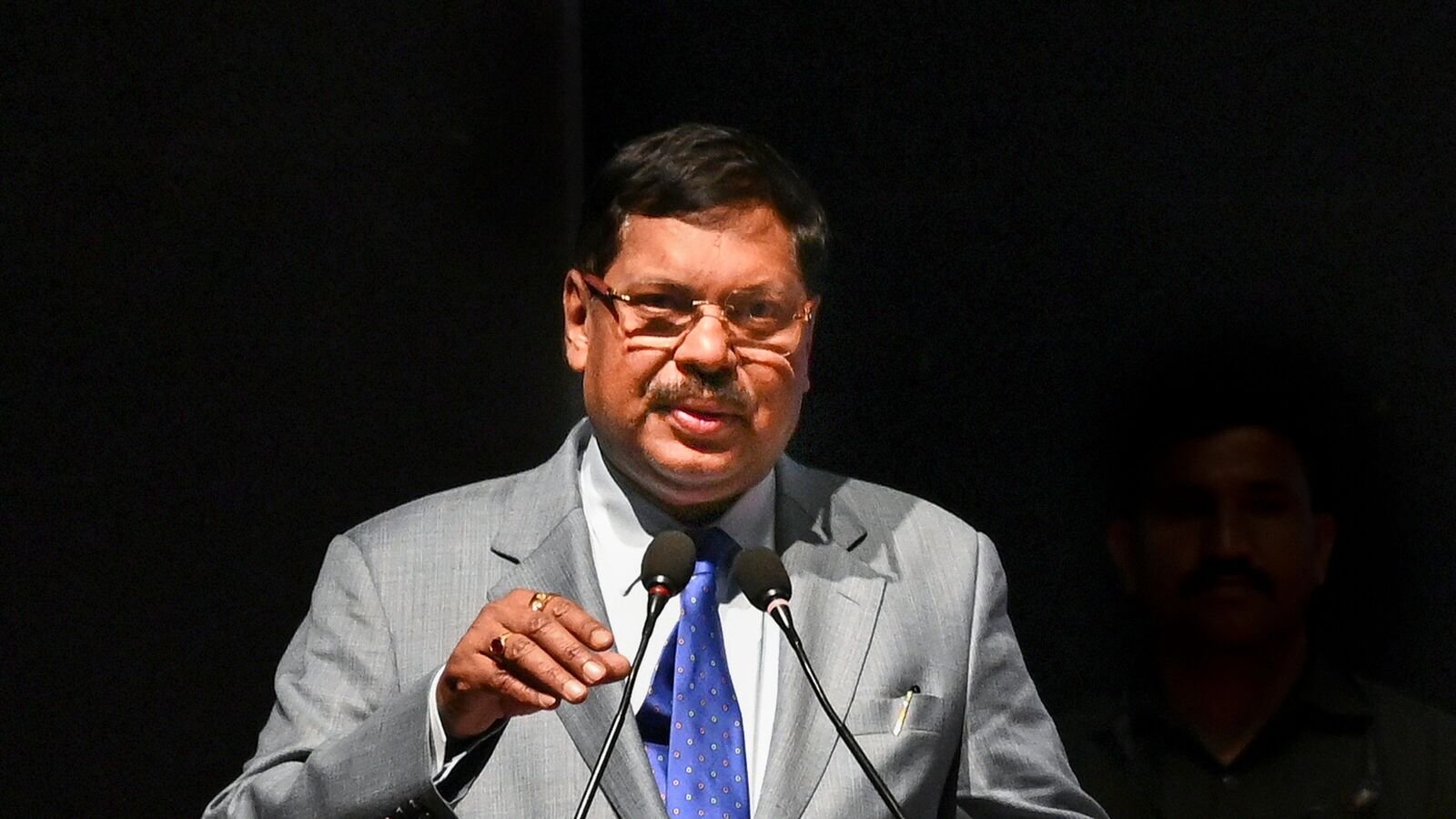 Nagpur: Chief Justice of India (CJI) Justice BR Gavai addresses a program organised by the High Court Bar Association at the court premises, in Nagpur, Maharashtra, Saturday, June 28, 2025. (PTI Photo) (PTI06_28_2025_000262B)