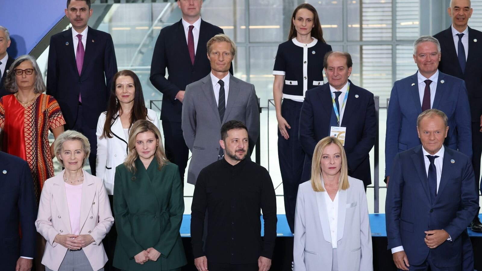 Ursula von der Leyen, president of the European Commission, Olena Zelenska, Ukraine's first lady, Volodymyr Zelenskiy, Ukraine's president, Giorgia Meloni, Italy's prime minister, and Donald Tusk, Poland's prime minister, left to right, during a family photo at the Ukraine Recovery Conference (URC) in Rome, Italy, on Thursday, July 10, 2025. Photographer: Alessia Pierdomenico/Bloomberg