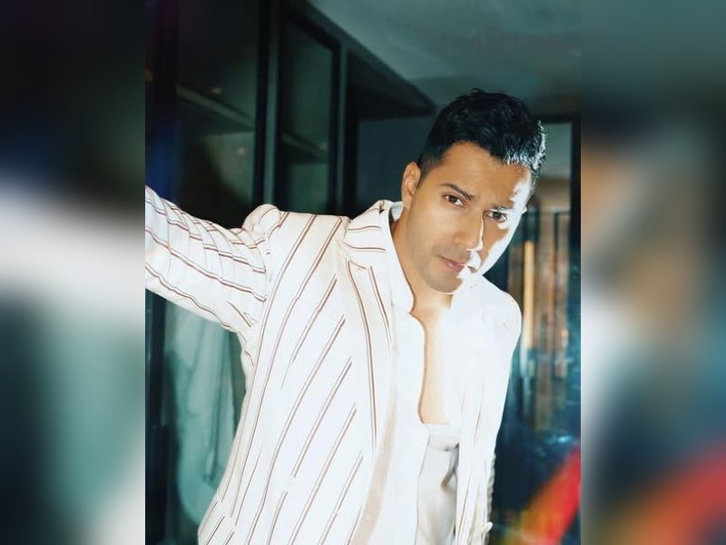 वरुण धवन चाय और बिस्कुट के साथ 'बॉर्डर 2' के एनडीए शेड्यूल को लपेटते हैं