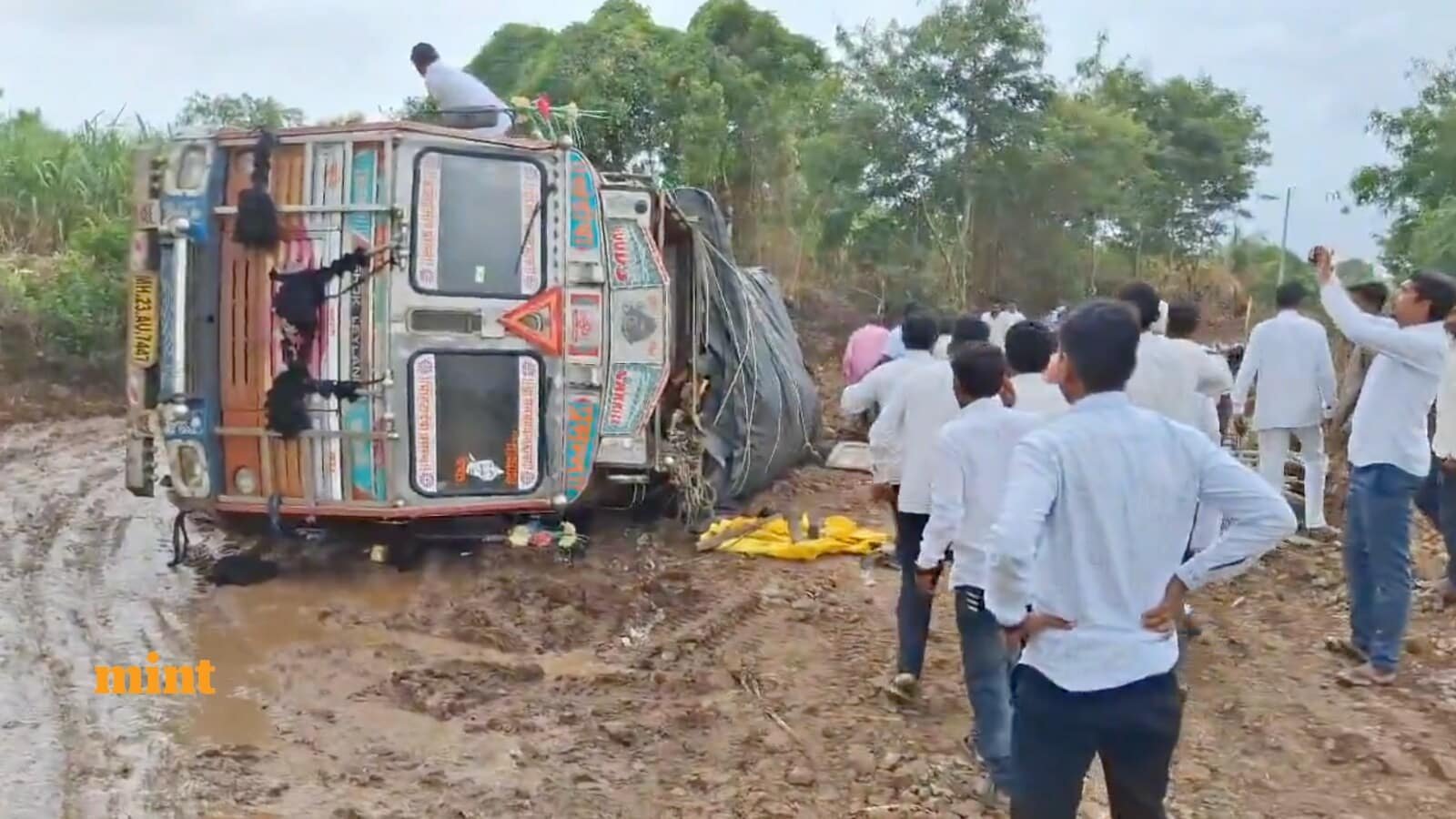 Viral Video: Truck overturns during road inspection in Maharashtra; social media reacts, ‘Corruption is so much in PWD…’