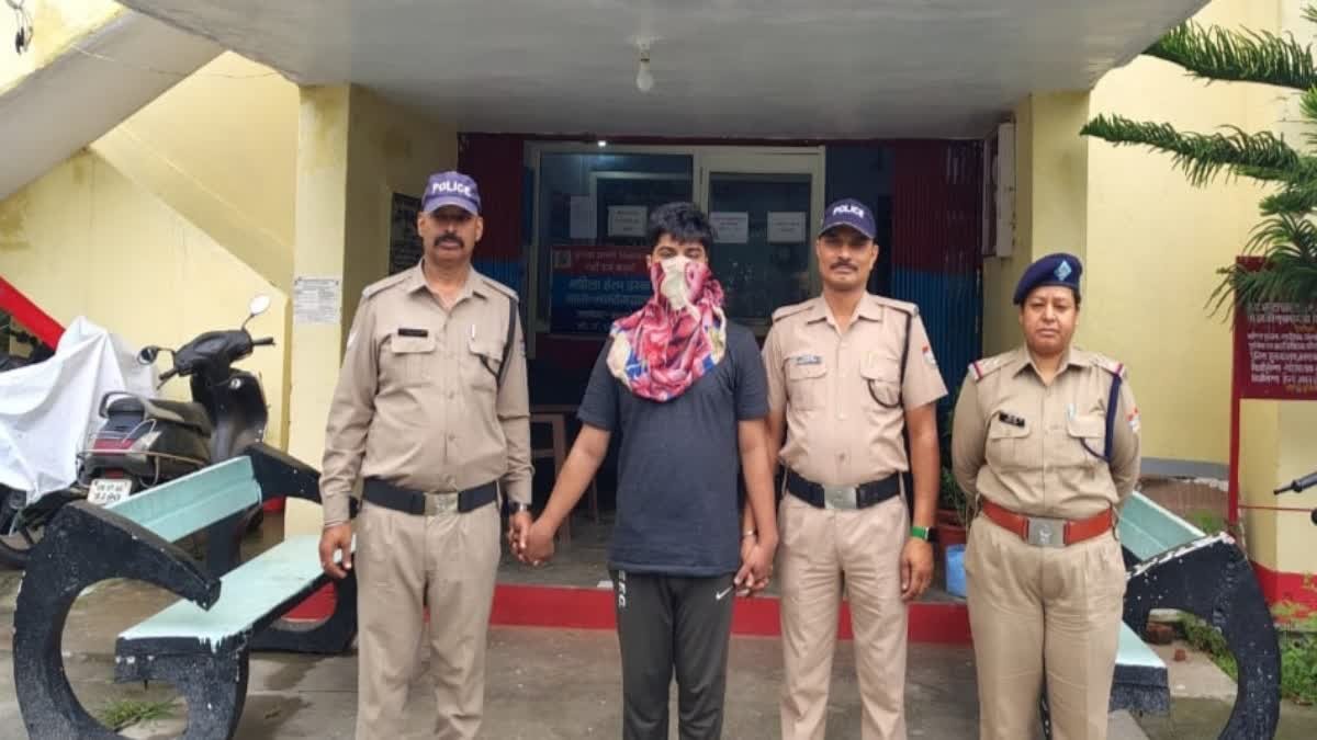 शातिर ठग जिन्होंने करोड़ों करोड़ों करोड़ों को धोखा दिया, लोगों को निवेश के नाम पर शिकार करने के लिए इस्तेमाल किया
