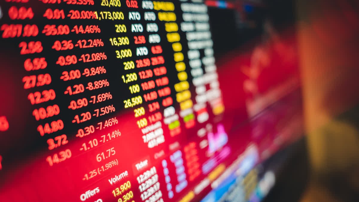 शेयर बाजार में फ्लैट उद्घाटन, Sensex केवल 70 अंक, ऑटो शेयरों और धातु में कमजोरी