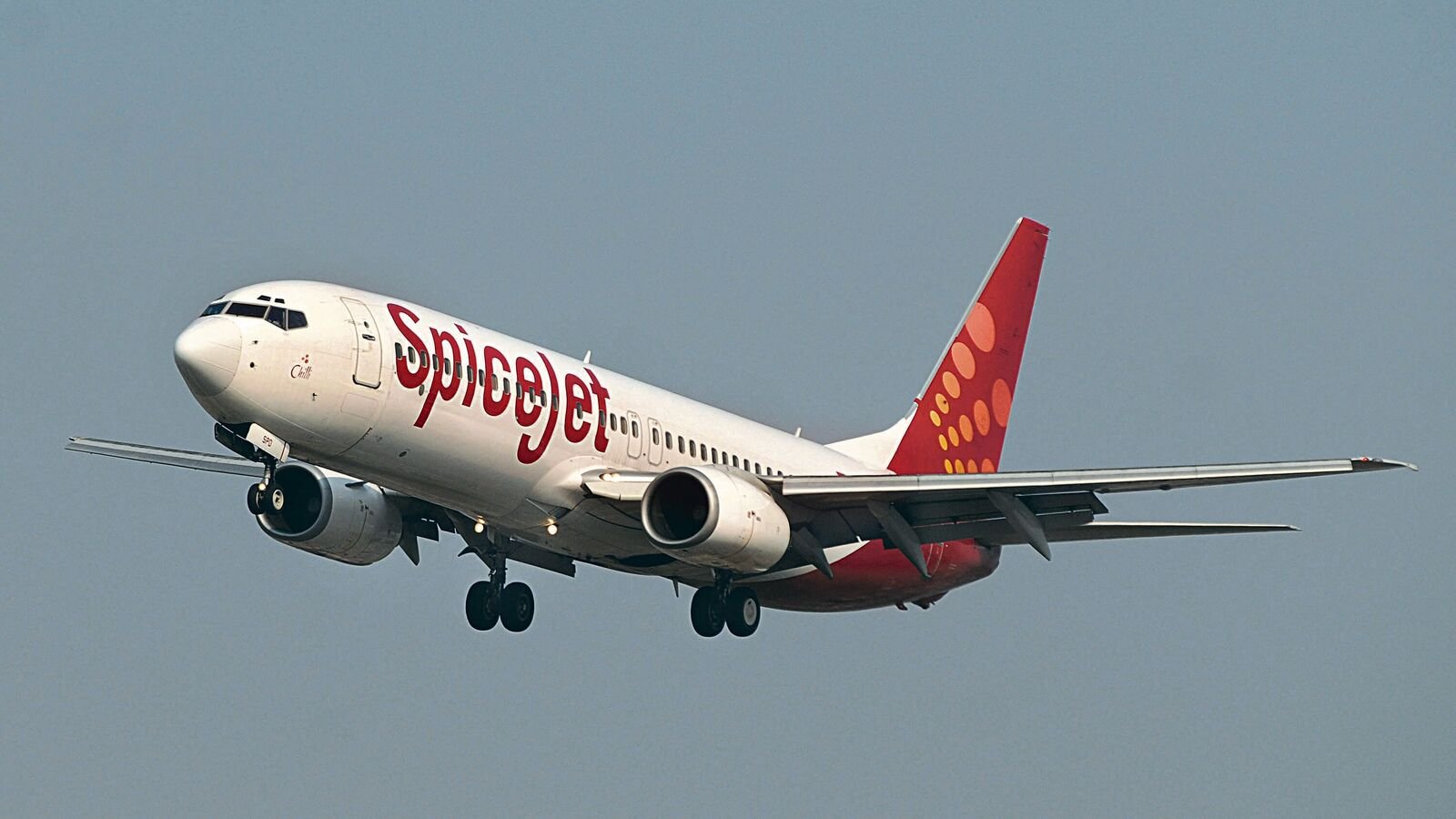 Two unruly passengers were offloaded from a SpiceJet flight SG 9282 at the Delhi airport on Monday after they attempted to forcefully enter the cockpit when the aircraft was taxiing.
