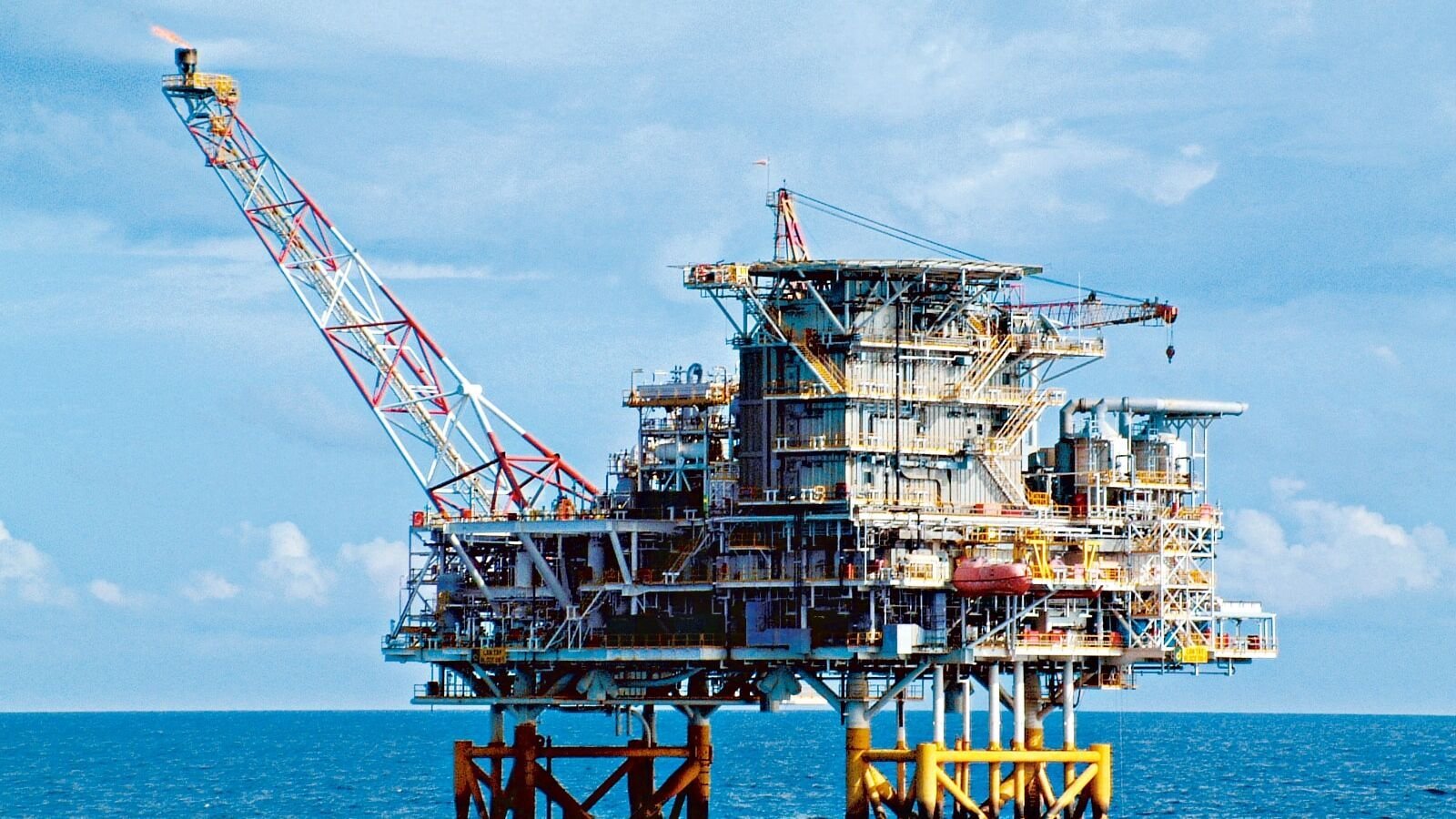 State-run Oil and Natural Gas Corp. Ltd (ONGC) expects a major recovery in crude oil output from the Mumbai High field within the next 13-14 months.