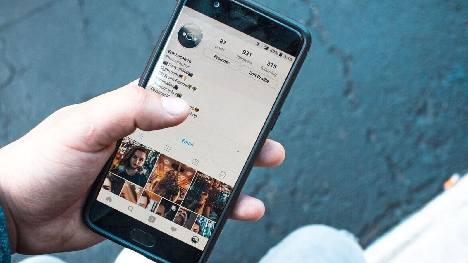 Instagram's new reposting feature draws criticism.