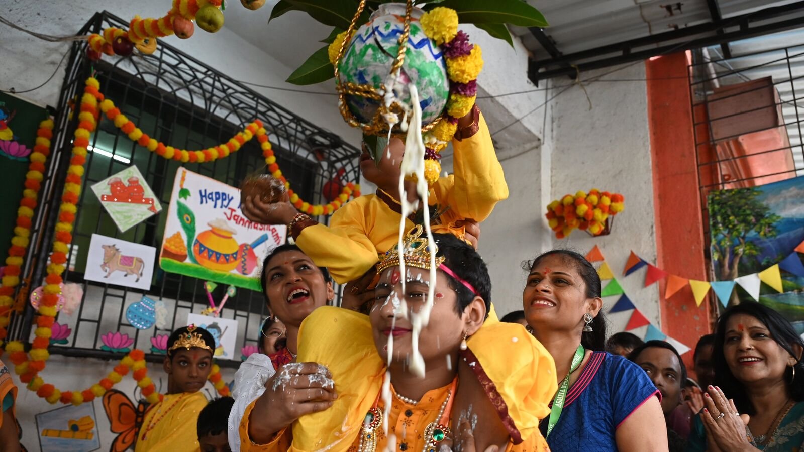 कृष्ण जनमश्तमी 2025: जनमश्तमी कब है? समय की जाँच करें, महत्व; साझा करने के लिए शुभकामनाएं, संदेश और उद्धरण