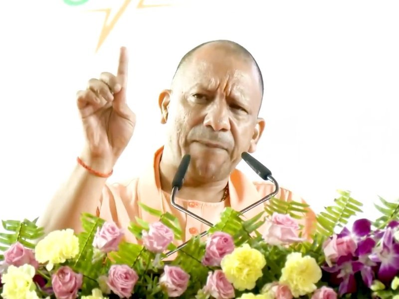 जीवनी को बचाने के लिए कम से कम कार्बन उत्सर्जन: सीएम योगी