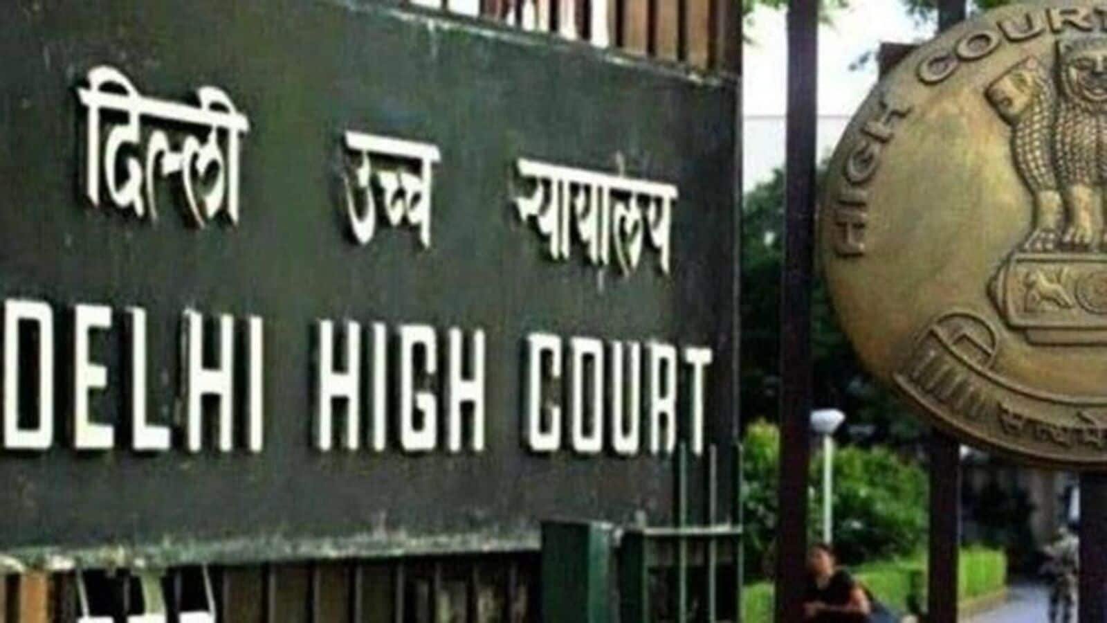 दिल्ली एचसी रैप्स रेस्तरां सेवा शुल्क पर, एमआरपी से ऊपर की कीमत: 'क्यों ₹ 100 के लिए ₹ 20 पानी की बोतल के लिए चार्ज करना'