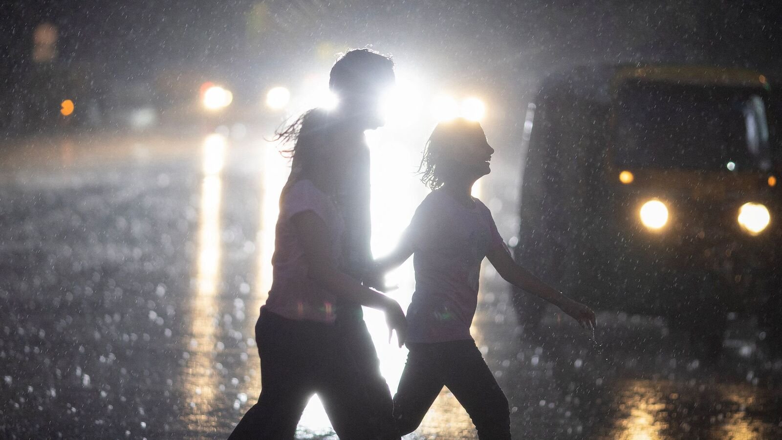 Heavy Showers in Delhi Lead to Waterlogging