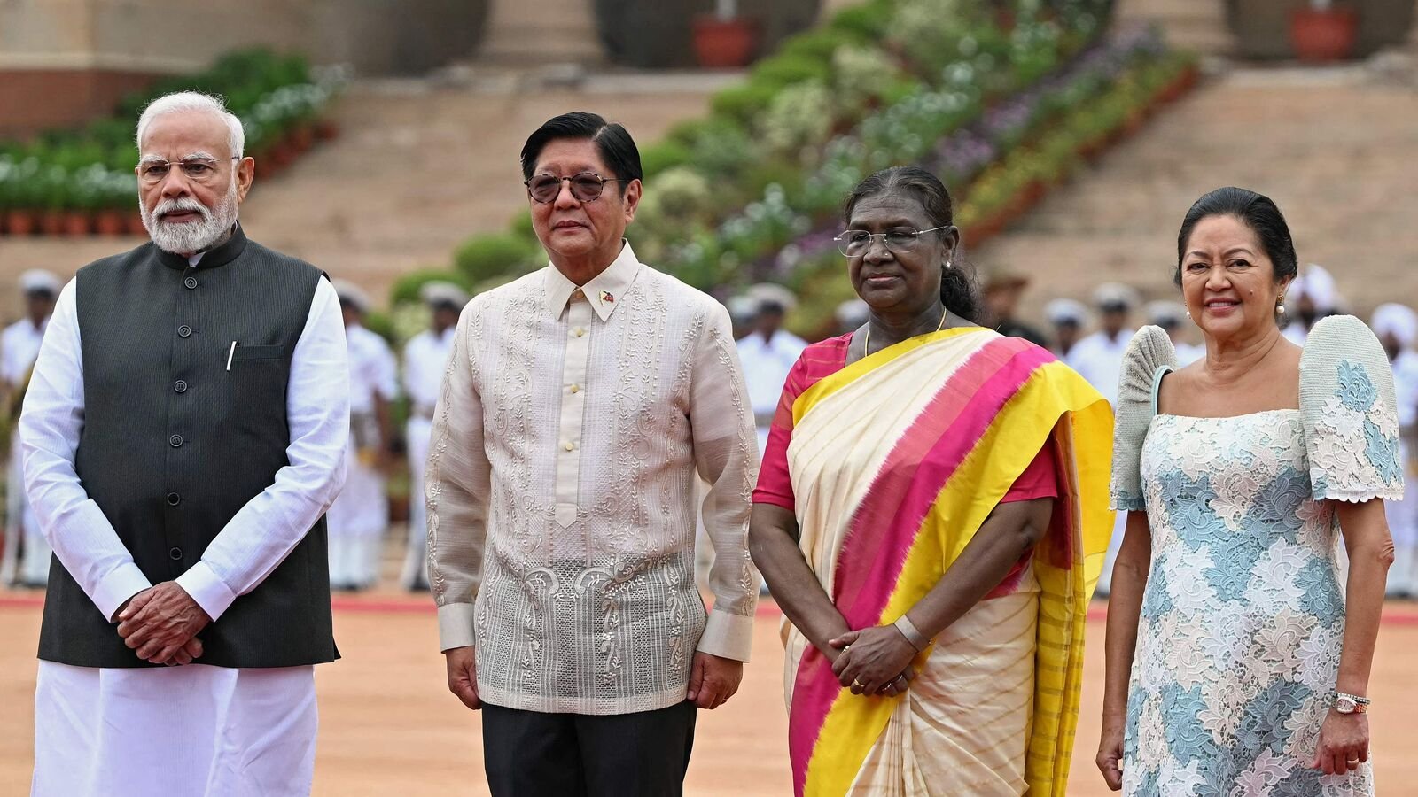 फिलीपींस के अध्यक्ष मार्कोस जूनियर को राष्ट्रपति भवन में औपचारिक स्वागत प्राप्त होता है, पीएम मोदी वर्तमान | घड़ी