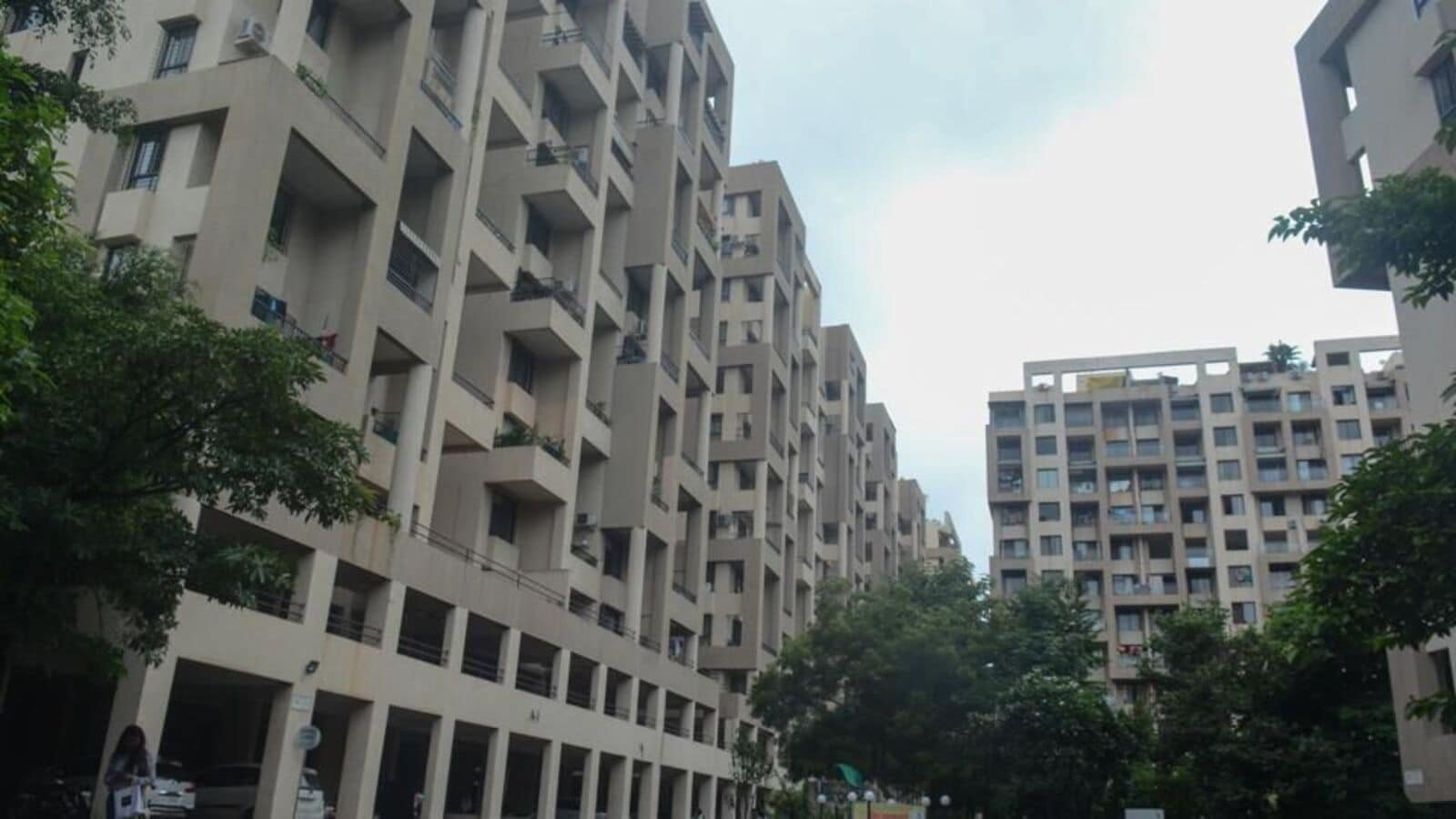 Larger flat owners to bear higher maintenance costs, rules Bombay High Court