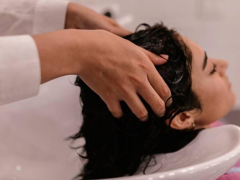 बालों के झड़ने और सूखापन, अंडा, सप्ताह में एक बार इसका उपयोग करना चाहिए