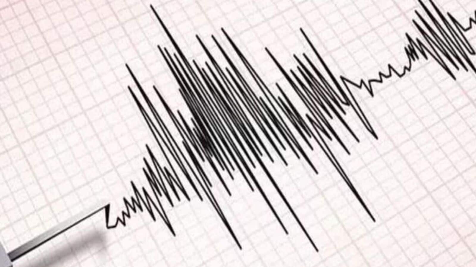 5.0 magnitude earthquake strikes near Petropavlovsk-Kamchatskiy, Russia.