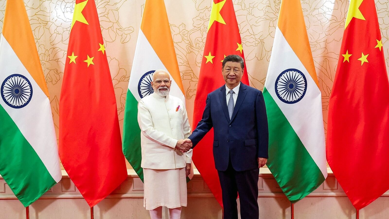 मालदीव के अध्यक्ष मुइज़ू से, नेपाल पीएम ओली तक - यहां पीएम मोदी ने चीन में एससीओ शिखर सम्मेलन के किनारे पर मुलाकात की। पिक्स देखें