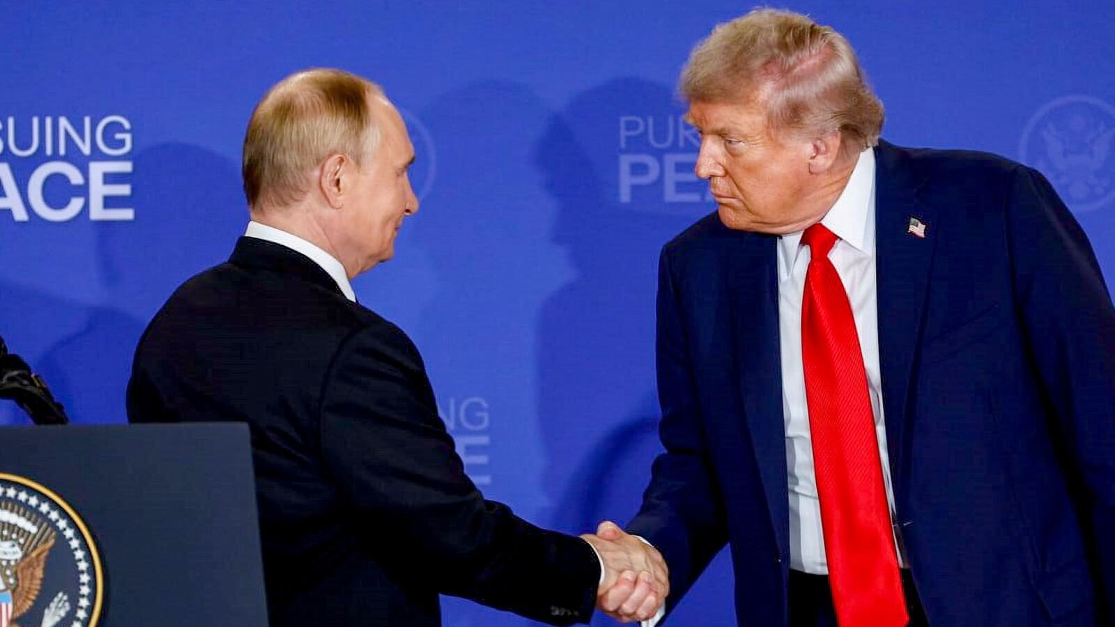 Putin Agrees to US-Backed Security Guarantees for Ukraine in Historic Summit