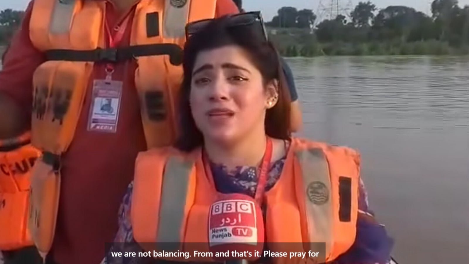 The Pakistani journalist is going viral on the internet for her dramatic reporting.