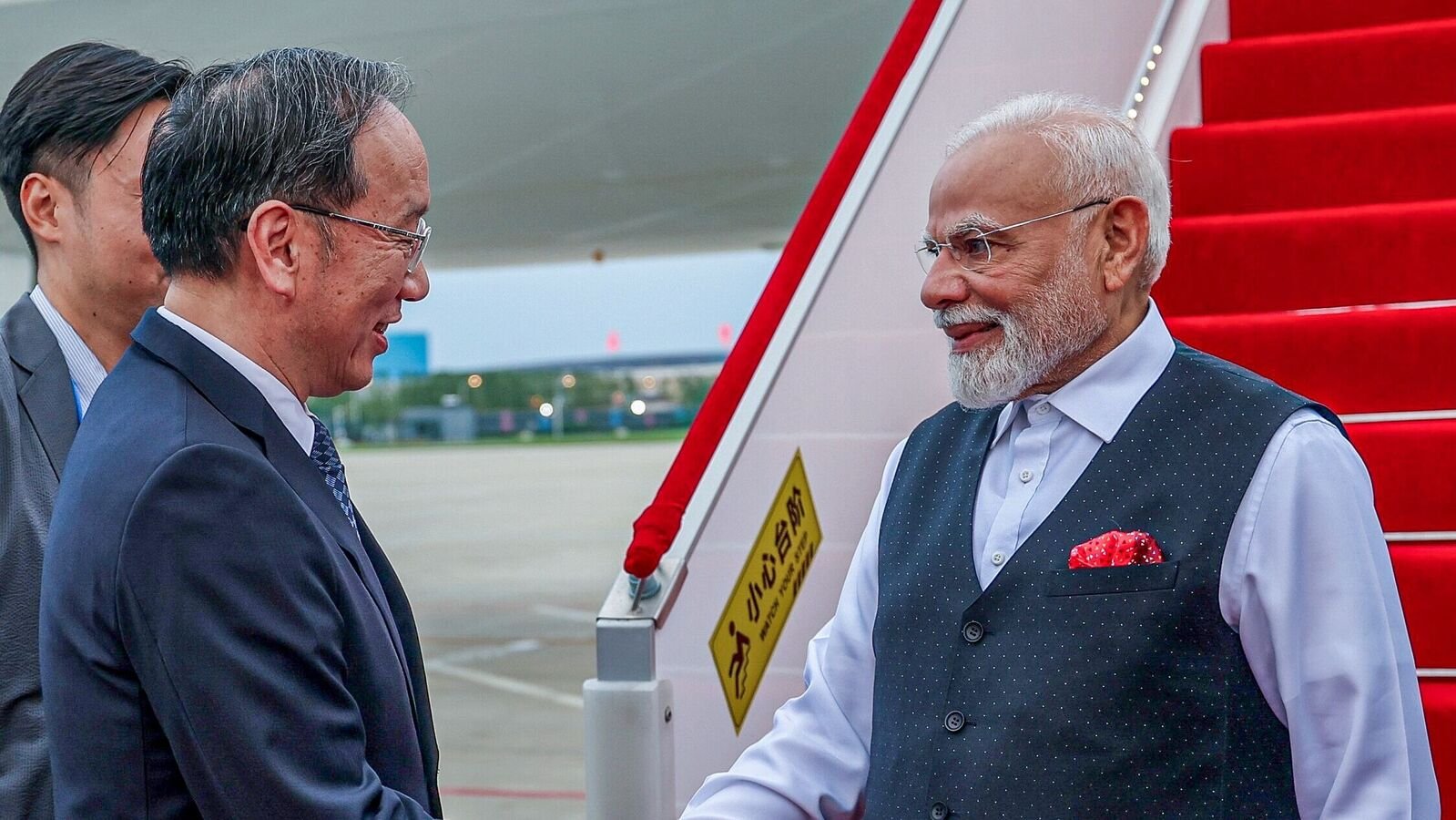 सात साल के अंतराल के बाद, पीएम मोदी आज चीन के शी जिनपिंग से मिलने के लिए; थाली पर क्या है?