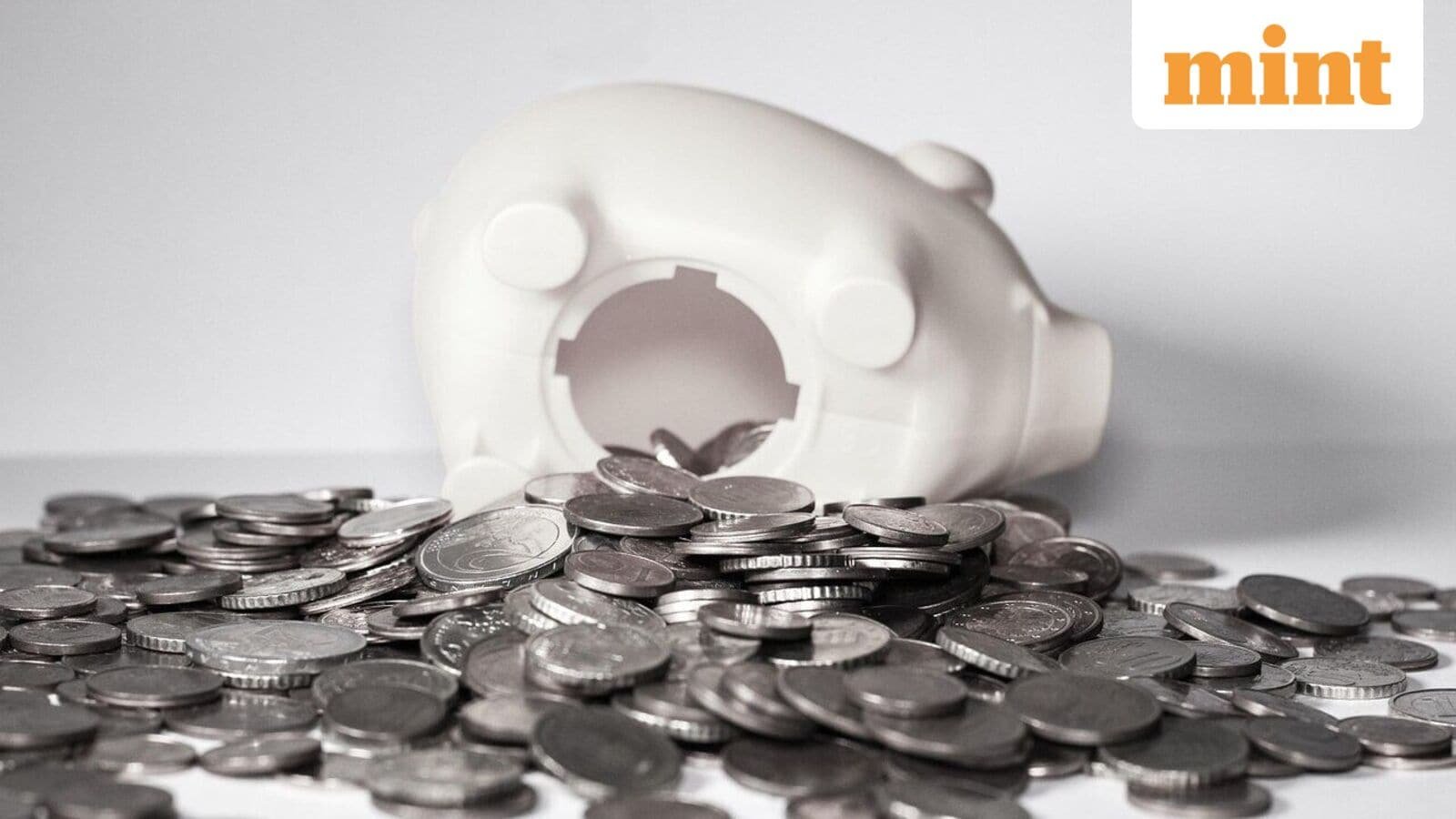 Man saved  <span class='webrupee'>₹</span>3.83 crore by avoiding air conditioner, restaurant meals and taking other austerity measures but is still unhappy.