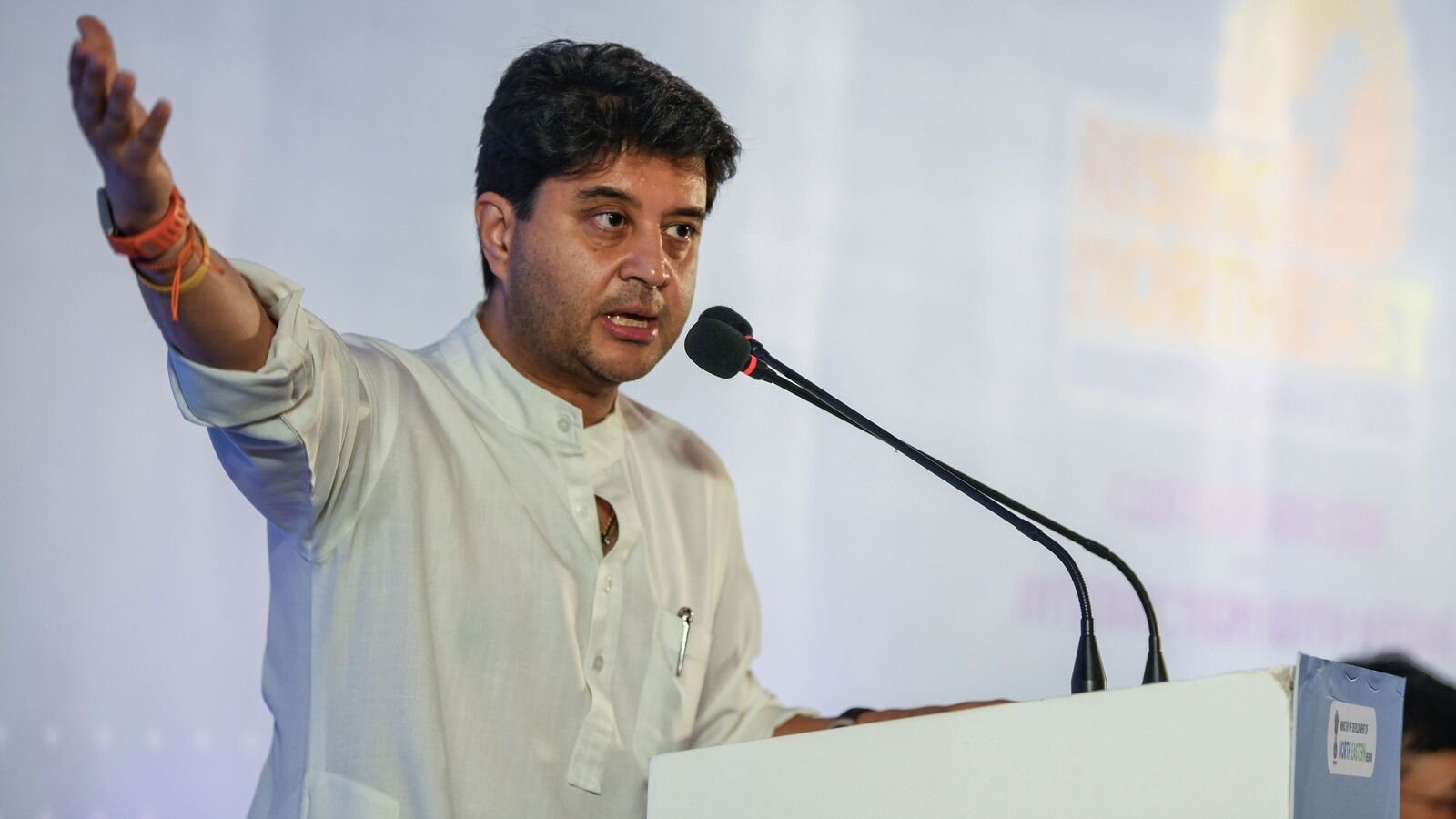 केंद्रीय मंत्री Jyotiraditya Scindia ने दुबई में UPI -UPU एकीकरण परियोजना शुरू की; यह ऐसे काम करता है
