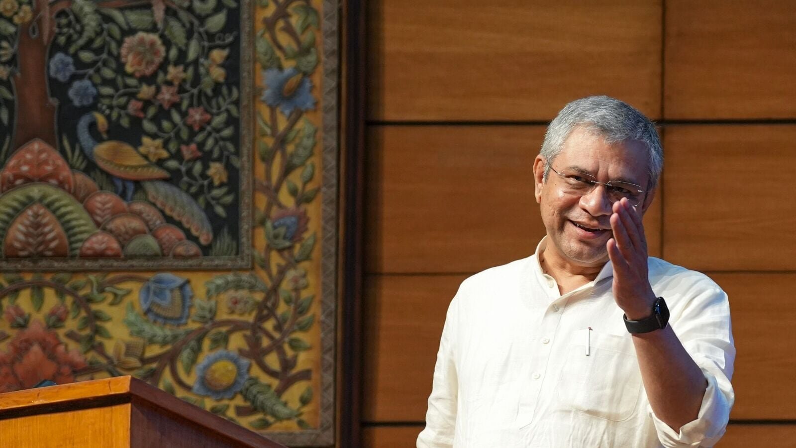 कैबिनेट inters 7,600 करोड़ की कीमत के बुनियादी ढांचे की परियोजनाओं को साफ करता है