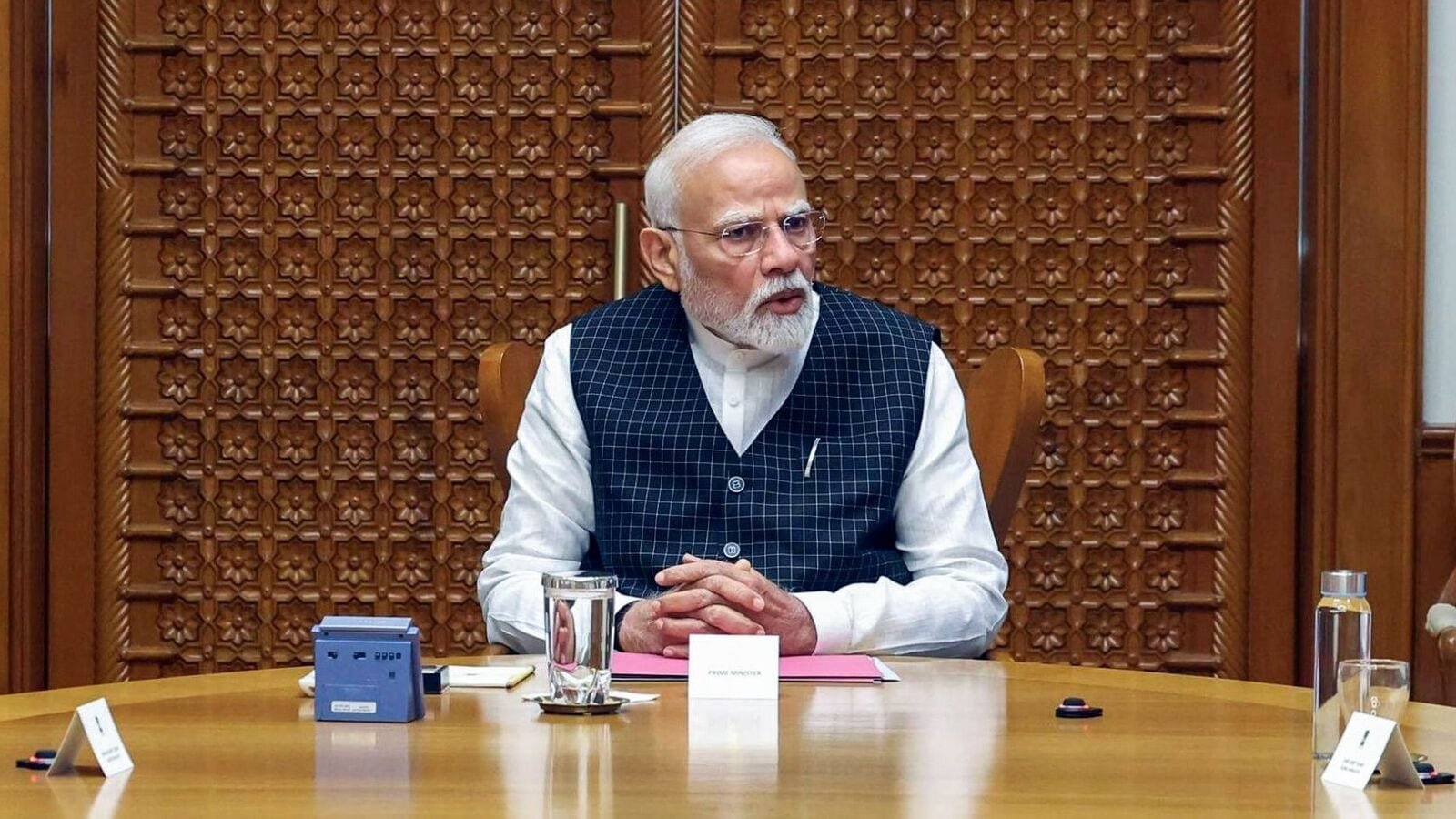 Prime Minister Narendra Modi-led Union Cabinet cleared a  <span class='webrupee'>₹</span>4,447 cr road projects and the Bhagalpur-Dumka-Rampurhat railway line on Wednesday, 10 September 2025.
