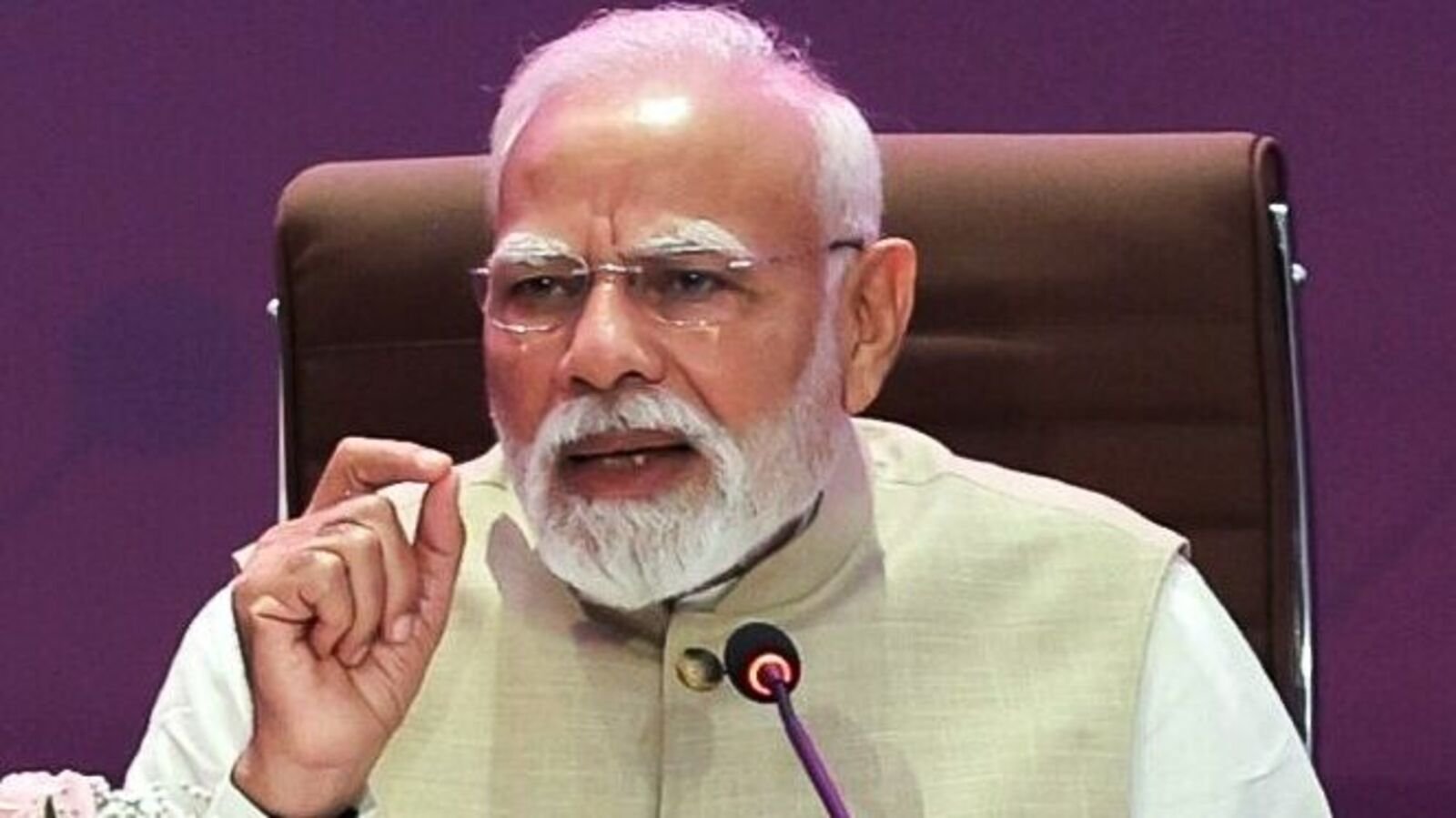 जीएसटी काउंसिल के रूप में पीएम मोदी की पहली टिप्पणी दो-स्तरीय कर संरचना को मंजूरी देती है: 'सुधार हमारे नागरिकों के जीवन में सुधार करेंगे ...'