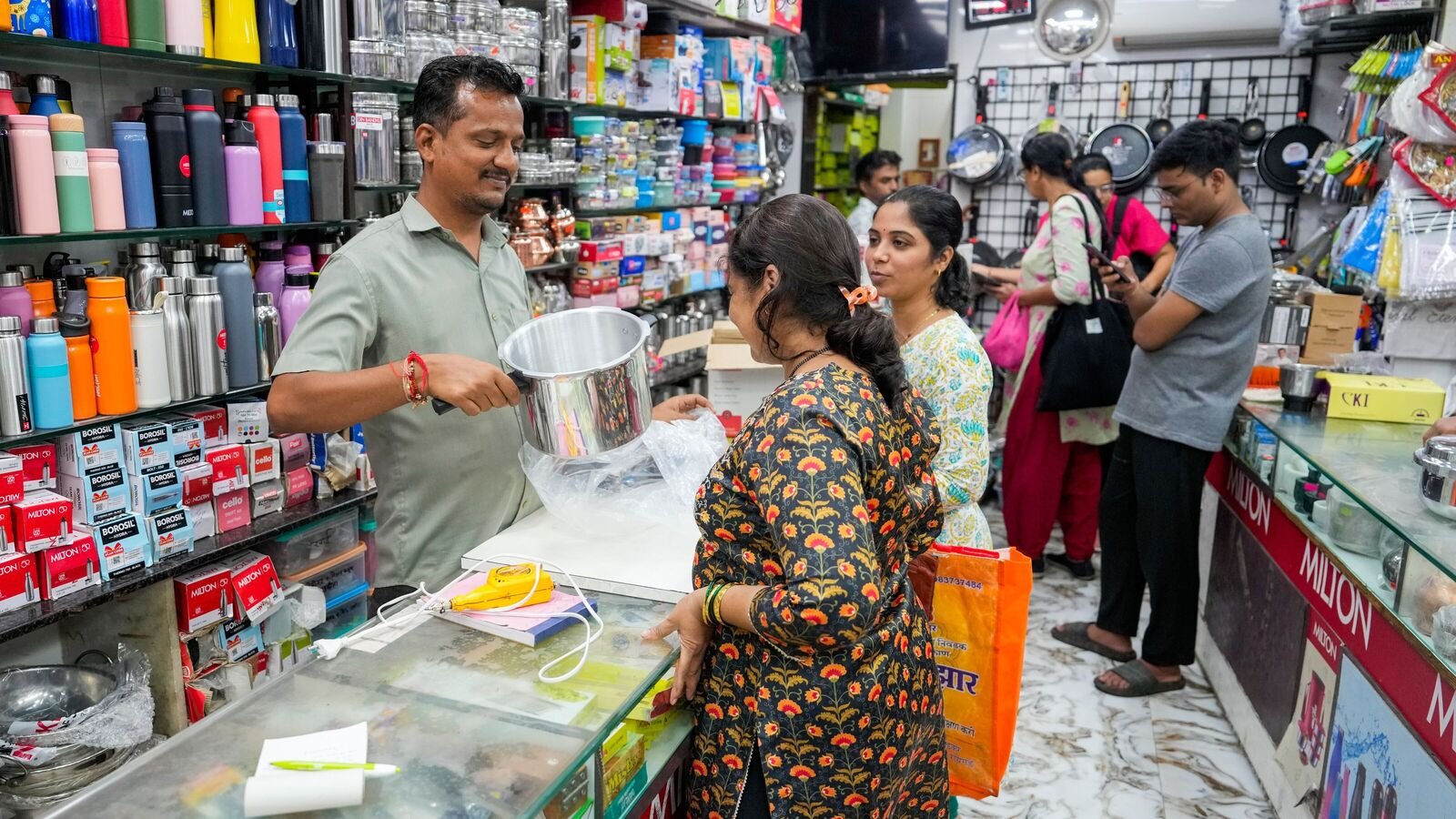जीएसटी हानि की चिंता बताती है; बढ़ावा खर्च के लिए सुधार जमीन