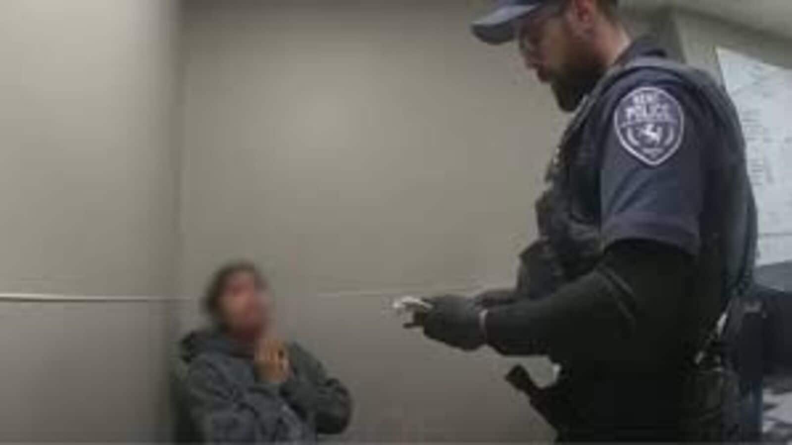 टारगेट स्टोर में यूएस शॉपलिफ्ट्स में भारतीय महिला, पुलिस से पूछताछ के रूप में वायरल वीडियो में टूट जाती है: 'उसने सब कुछ डाल दिया ...'