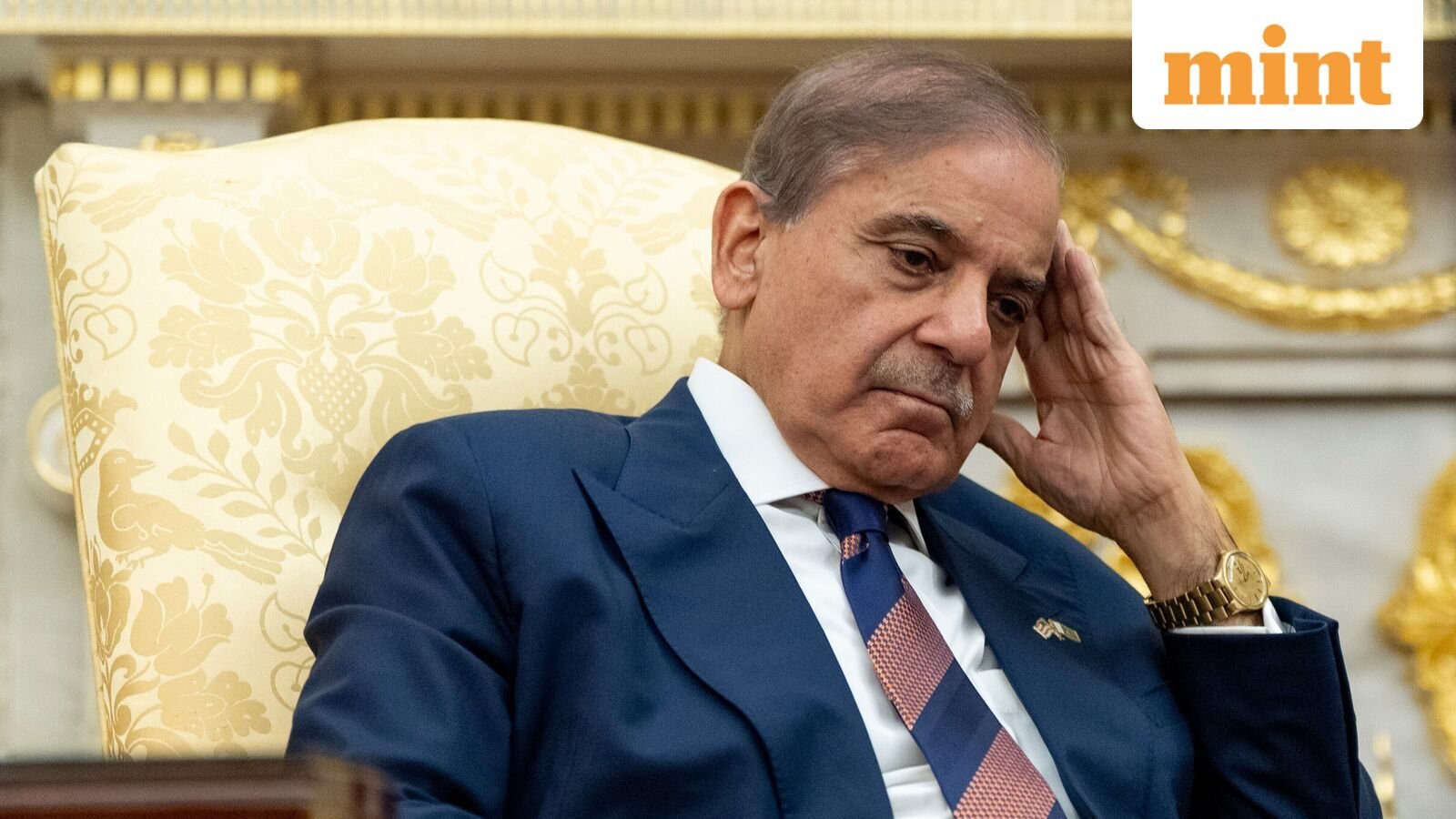 Pakistan Prime Minister Muhammad Shehbaz Sharif waits for his meeting with President Donald Trump, in the Oval Office at the White House, Thursday, Sept. 25, 2025, in Washington. (AP Photo/Alex Brandon)