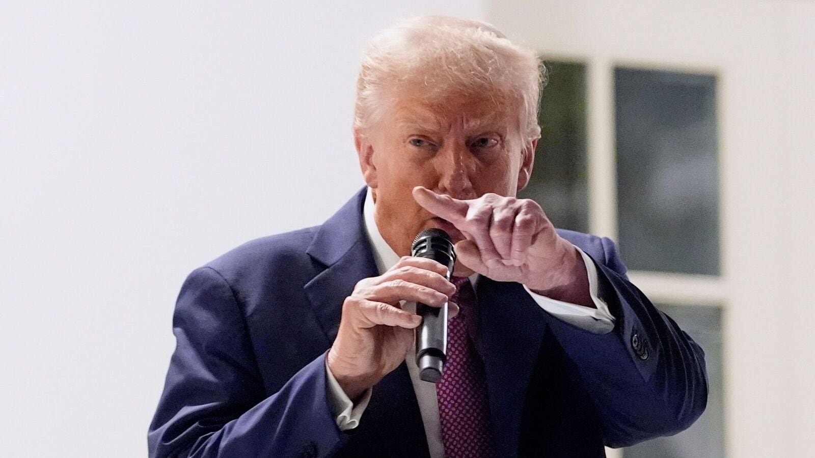 ट्रम्प 'भारत को चीन से हारने' की टिप्पणी पर यू-टर्न बनाते हैं, यूएस प्रीज़ कहते हैं कि 'जब' जब मोदी यहां थे, तो हम चाहते हैं ... '