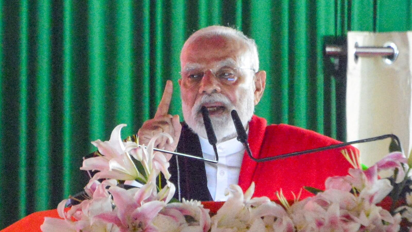 पीएम नरेंद्र मोदी ने जातीय हिंसा के बाद से पहली मणिपुर यात्रा पर इम्फाल में in 1,200 करोड़ की परियोजनाएं शुरू कीं