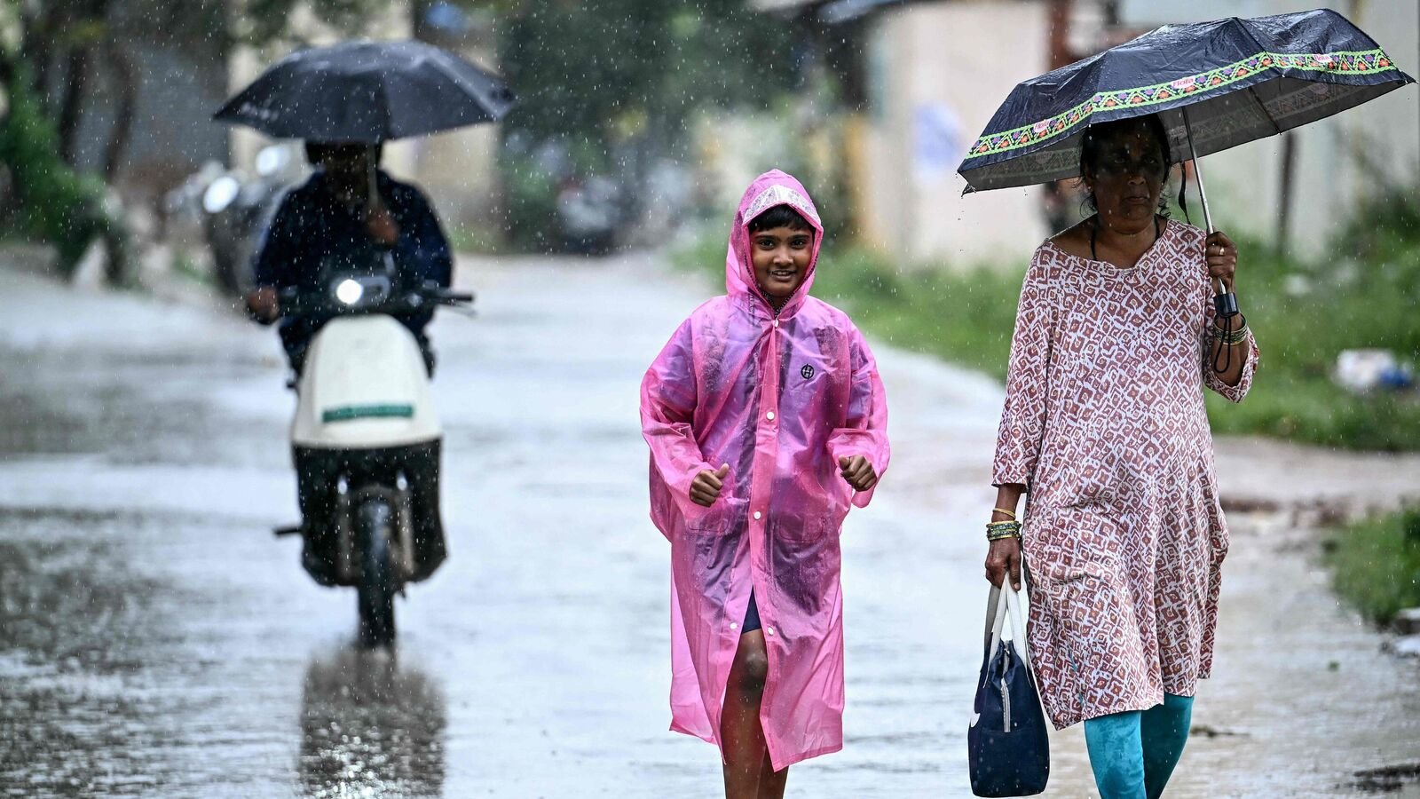 बेंगलुरु वर्षा: क्या Chrsday की भारी वर्षा के बाद गीला जादू जारी रहेगा? IMD पूर्वानुमान की जाँच करें