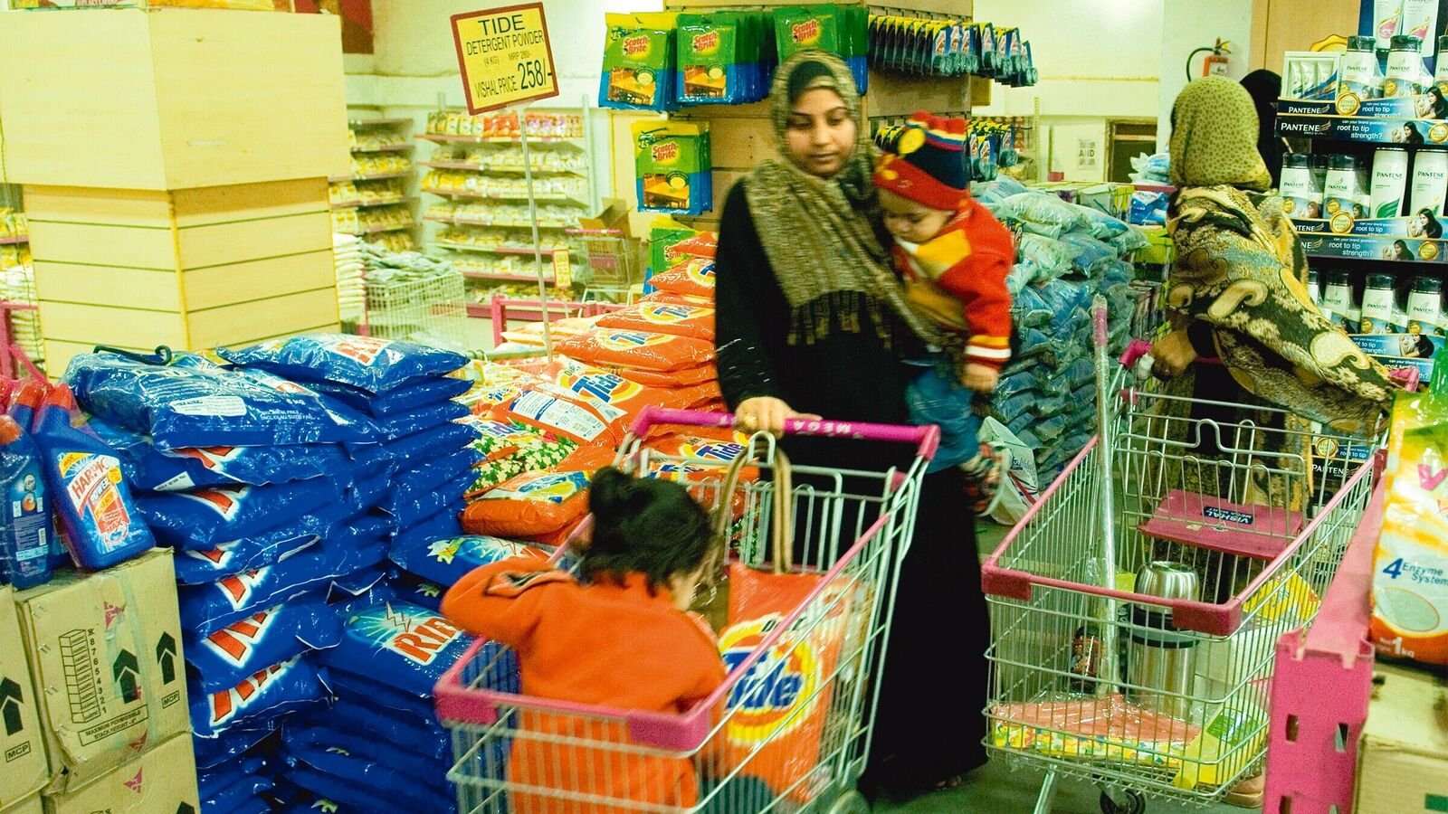 मूल्य खुदरा विक्रेताओं में भीड़, बिहार में बढ़ती आय, बड़े पैमाने पर बाजारों को टैप करने के लिए