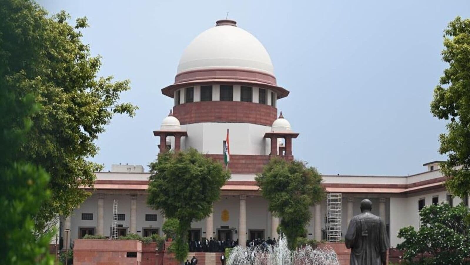 सुप्रीम कोर्ट ट्रांसजेंडर-समावेशी कामुकता शिक्षा पर केंद्र, NCERT से जवाब मांगता है