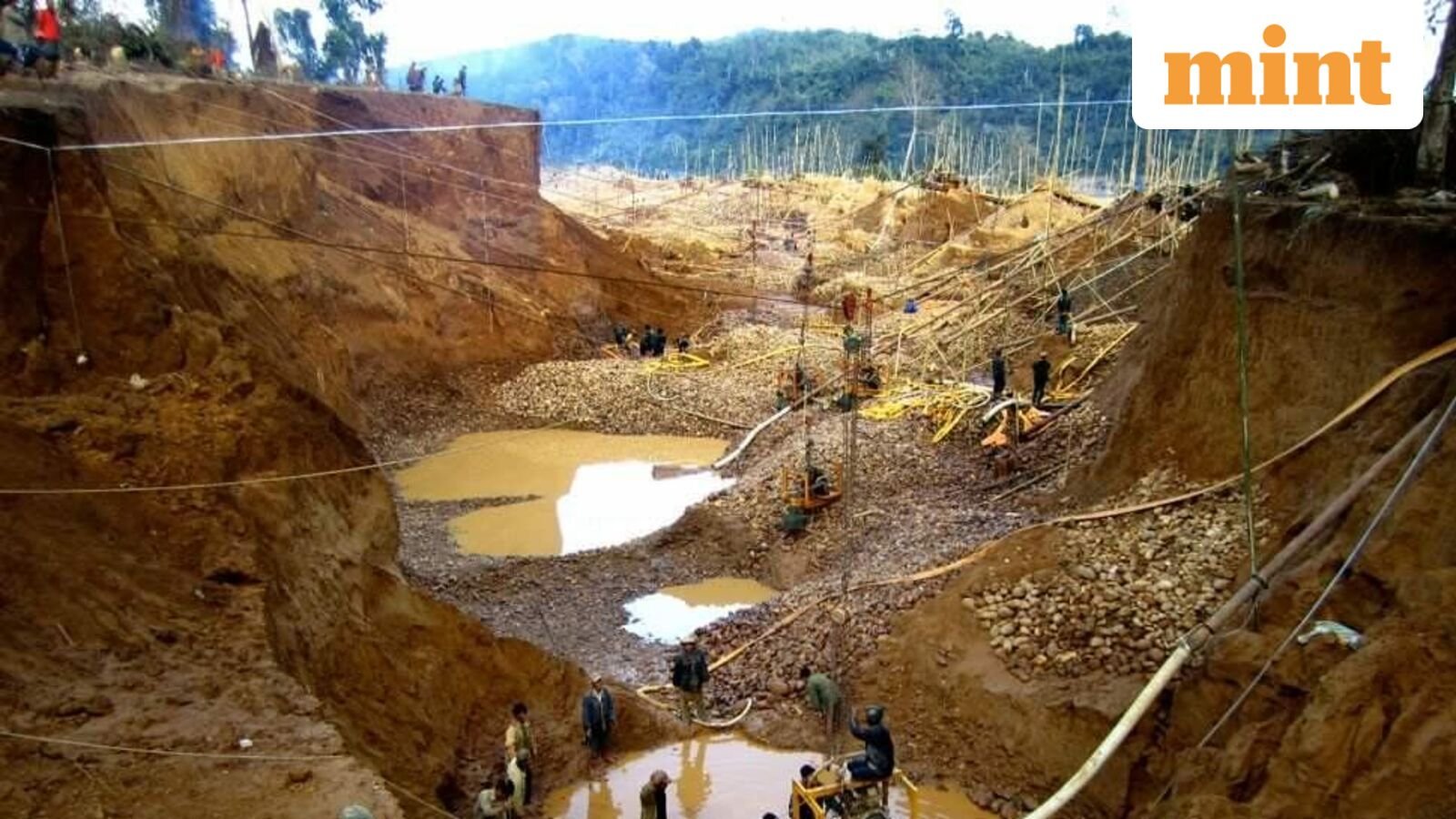 Gold mine collapses in Nigeria's Zamfara, at least 100 feared dead (Image used for representation purpose)