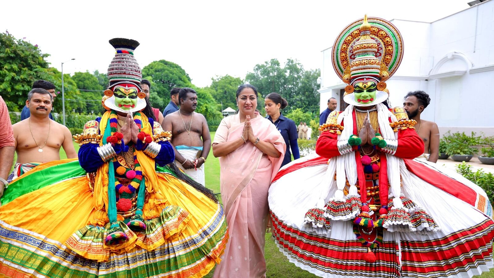 हैप्पी ओनम 2025: शीर्ष 20 इच्छाएं, उद्धरण, फेसबुक और व्हाट्सएप संदेश परिवार और दोस्तों के साथ साझा करने के लिए